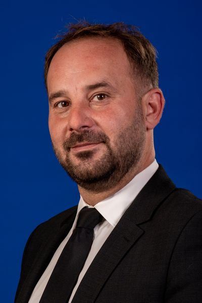 Simon Pescari